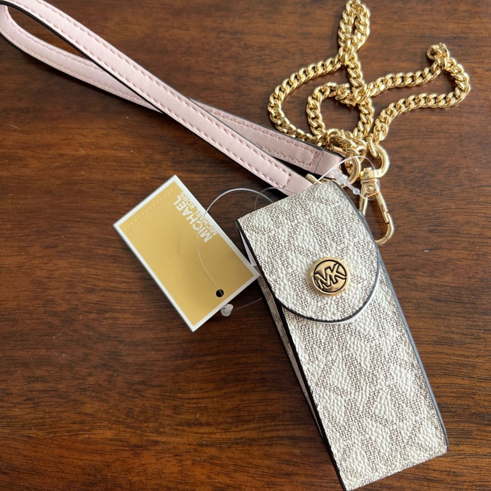 *NWT* Michael Kors “Jet Set Travel” PWD BLSH MLT Lipstick Holder